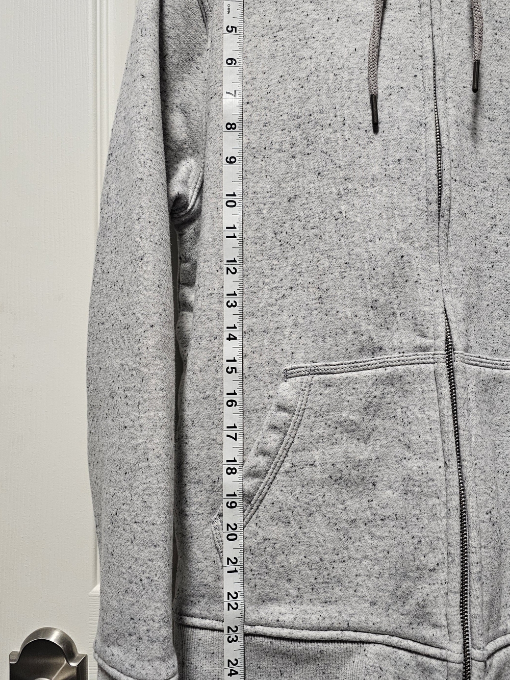 Carhartt Women's Gray Zip-Up Hoodie - Size Small - Relaxed Fit - EUC - Picture 5 of 5